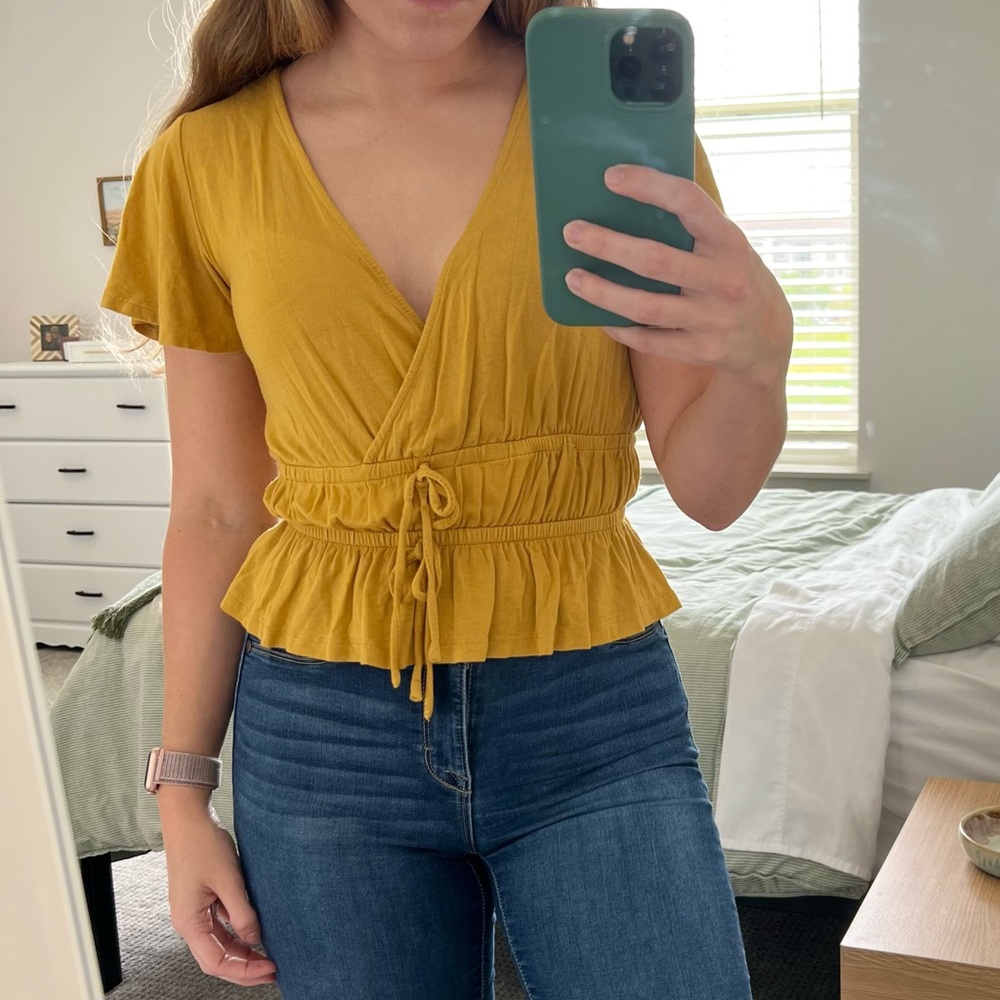 Good Luck Gem | Yellow Tie V Neck Top